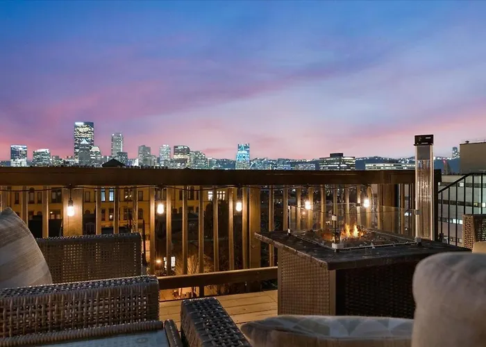 Holiday home Steel Getaway W/city View *