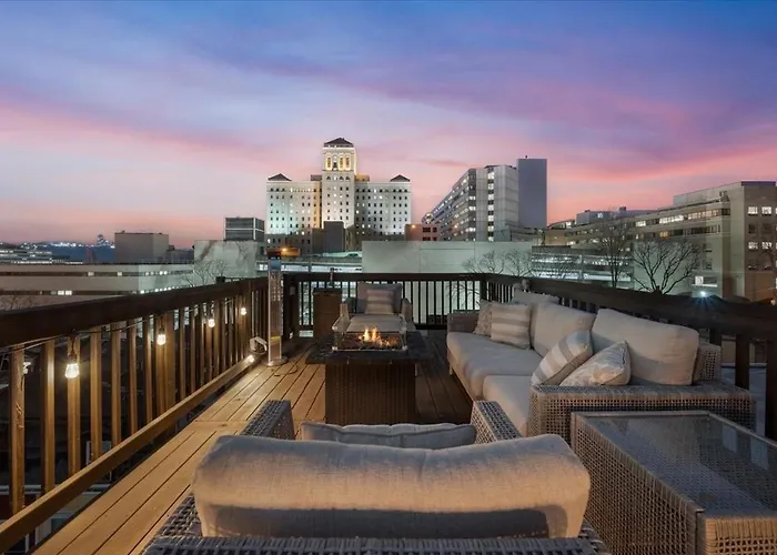 Steel Getaway W/city View Holiday home Pittsburgh